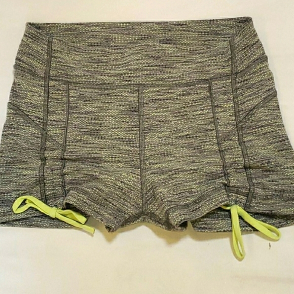 Lululemon Liberty Shorts - Picture 7 of 8
